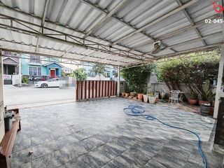 For sale 3 bed townhouse in Lam Luk Ka, Pathum Thani