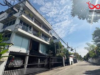 For sale 7 bed office in Phra Khanong, Bangkok
