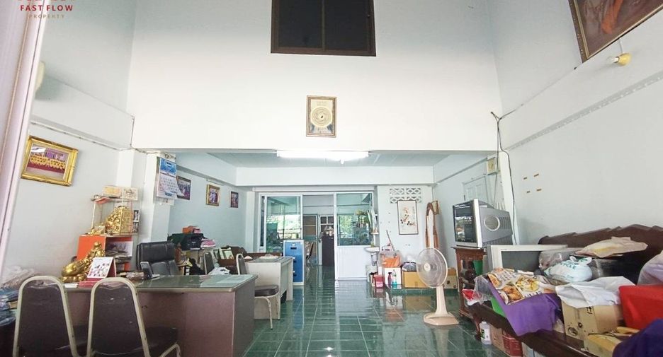 For sale retail Space in Tha Tako, Nakhon Sawan