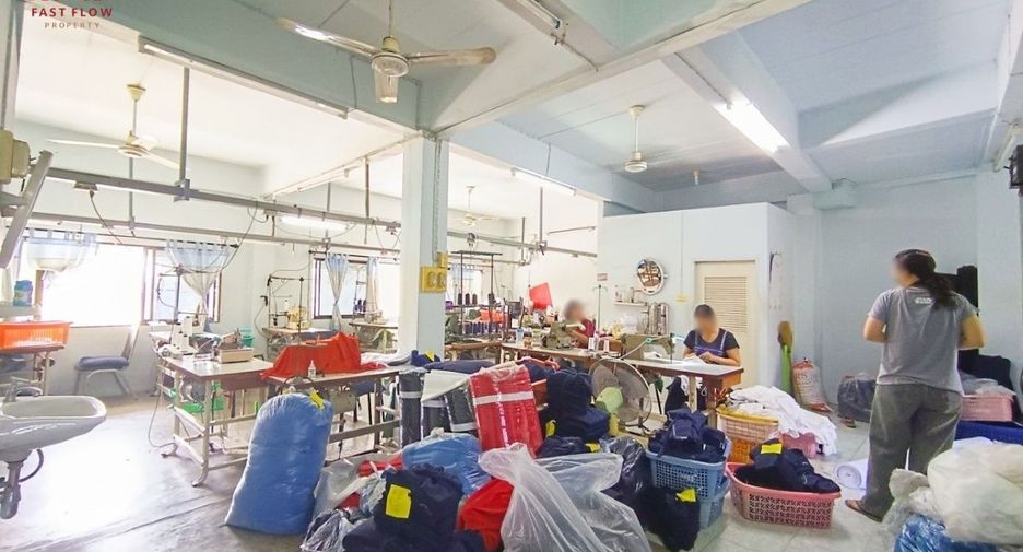 For sale retail Space in Tha Tako, Nakhon Sawan