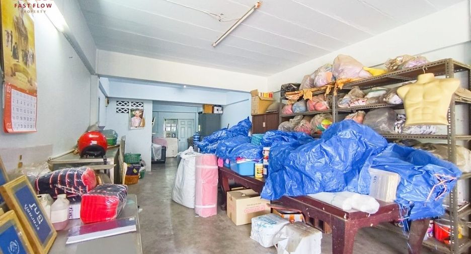 For sale retail Space in Tha Tako, Nakhon Sawan