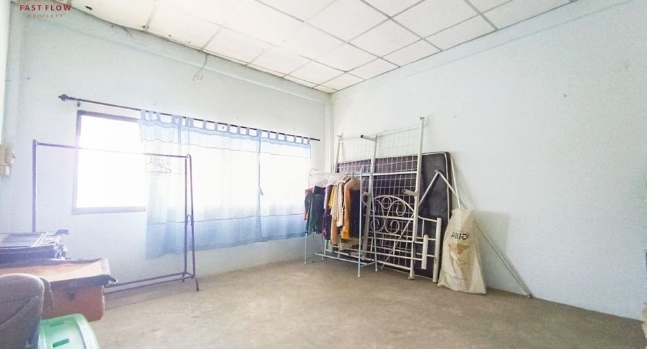 For sale retail Space in Tha Tako, Nakhon Sawan