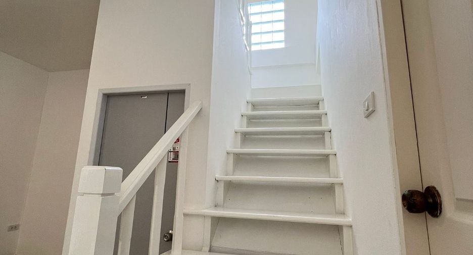 For sale 4 bedrooms house in San Sai, Chiang Mai