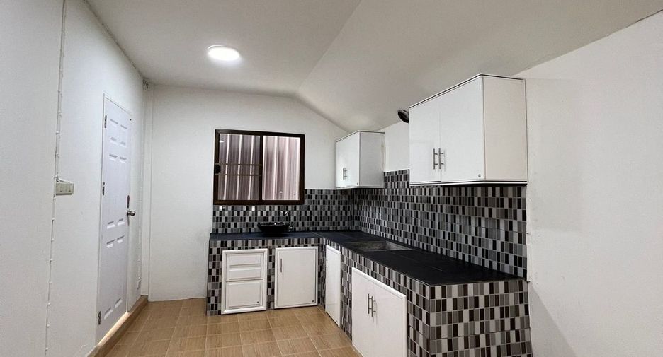 For sale 4 bedrooms house in San Sai, Chiang Mai