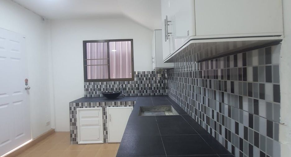 For sale 4 bedrooms house in San Sai, Chiang Mai
