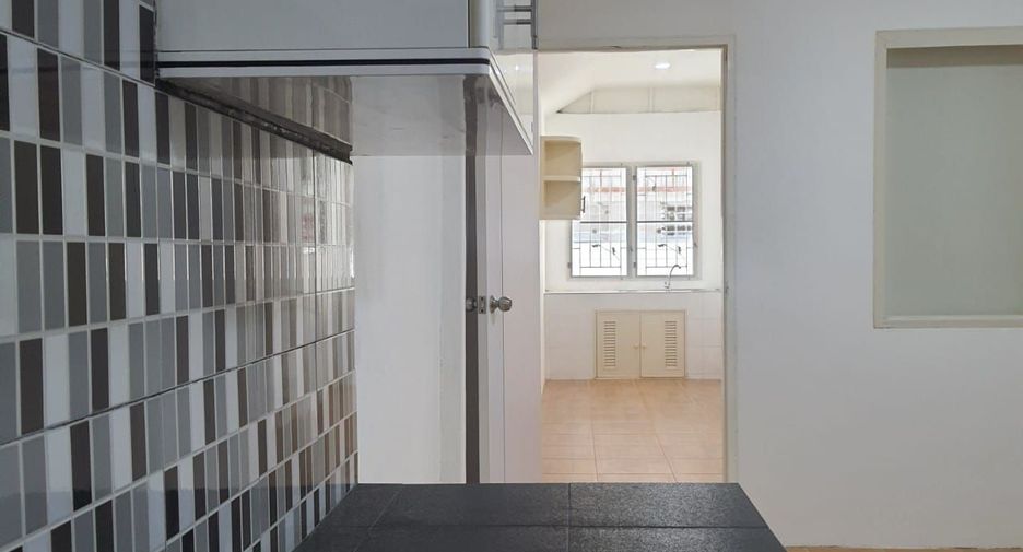For sale 4 bedrooms house in San Sai, Chiang Mai