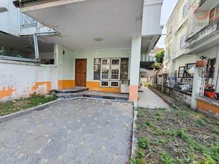 For sale 4 Beds townhouse in Lam Luk Ka, Pathum Thani