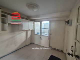 出租 和 出售 4 卧室 联排别墅 在 Don Mueang, 曼谷