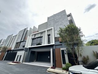 For rent 4 Beds house in Bang Kapi, Bangkok