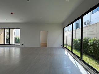 For sale 4 Beds house in Bang Na, Bangkok
