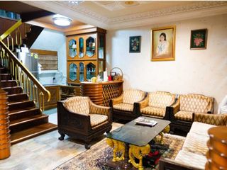 For sale 5 bedrooms townhouse in Watthana, Bangkok