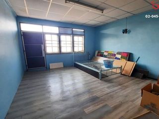 For sale 2 bed retail Space in Phra Pradaeng, Samut Prakan