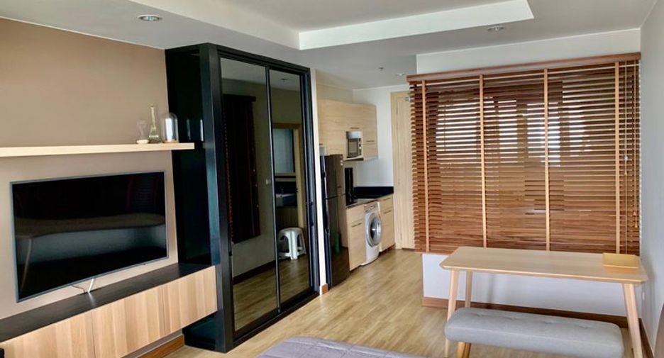 À louer et à vendre 1 chambre condo à Si Racha, Chonburi