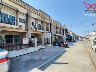 For sale 3 Beds townhouse in Nong Khaem, Bangkok