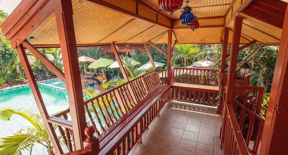 Villa zum Kauf mit 10 Zimmer in Saraphi, Chiang Mai