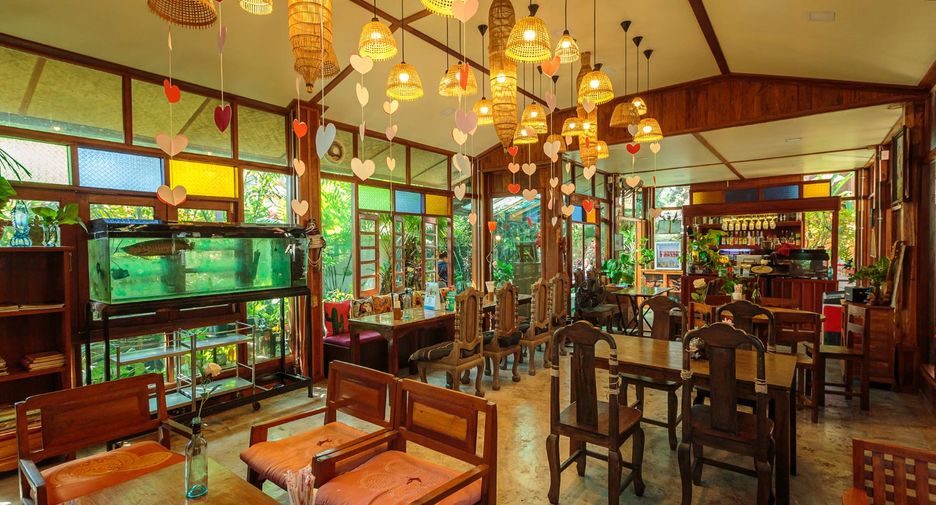 Villa zum Kauf mit 10 Zimmer in Saraphi, Chiang Mai