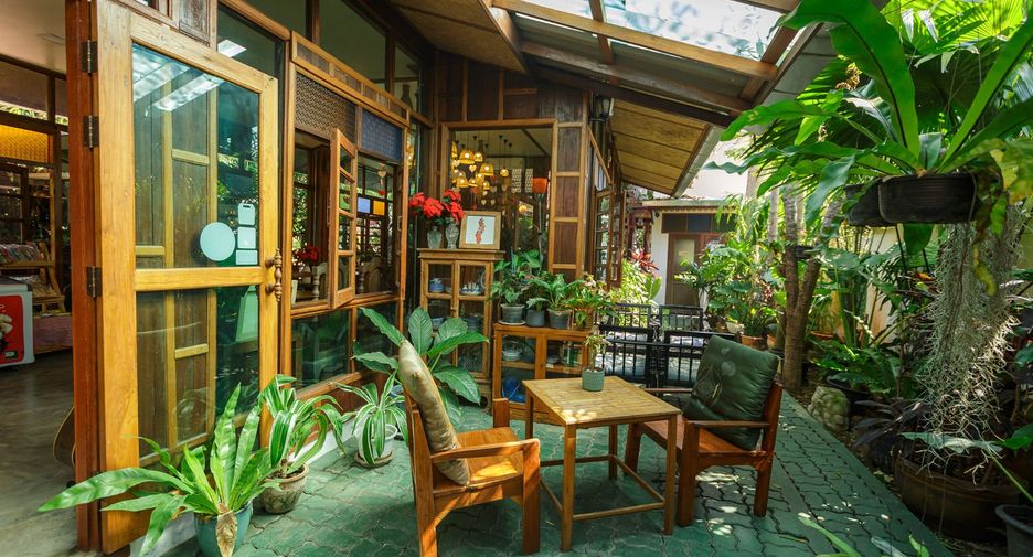 Villa zum Kauf mit 10 Zimmer in Saraphi, Chiang Mai