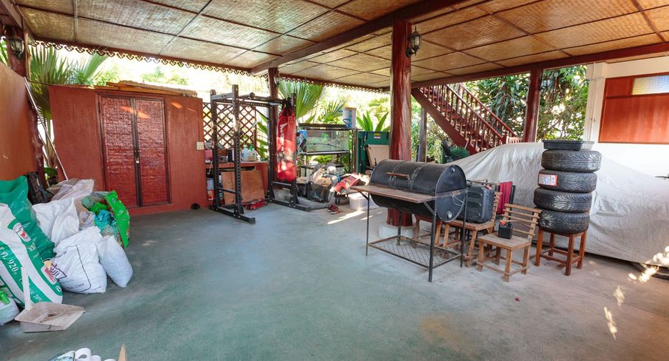 Villa zum Kauf mit 10 Zimmer in Saraphi, Chiang Mai