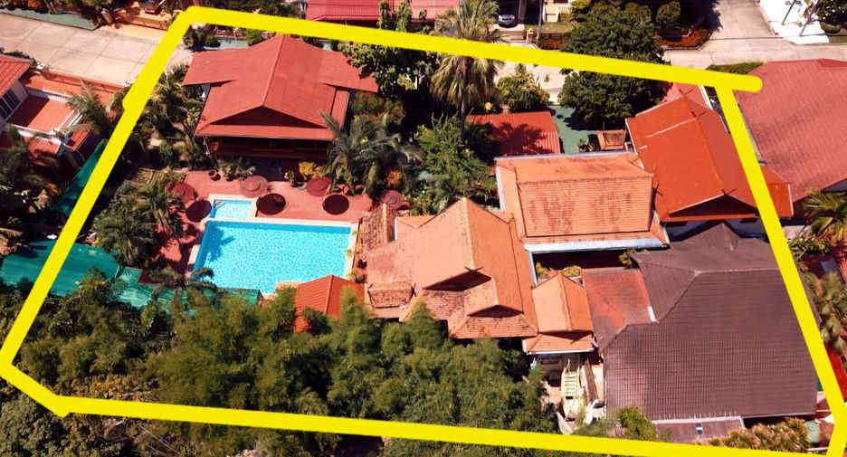Villa zum Kauf mit 10 Zimmer in Saraphi, Chiang Mai