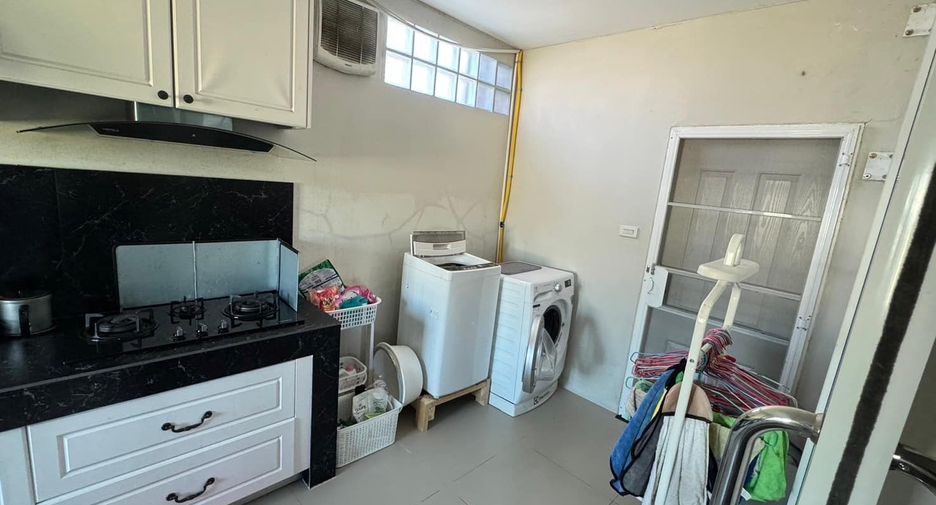 Haus zum Kauf mit 4 Zimmer in San Kamphaeng, Chiang Mai