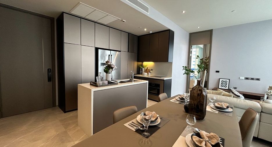 For sale 2 ベッドルーム condo in Khlong Toei, Bangkok