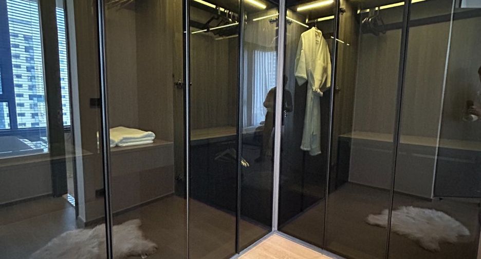 For sale 2 ベッドルーム condo in Khlong Toei, Bangkok