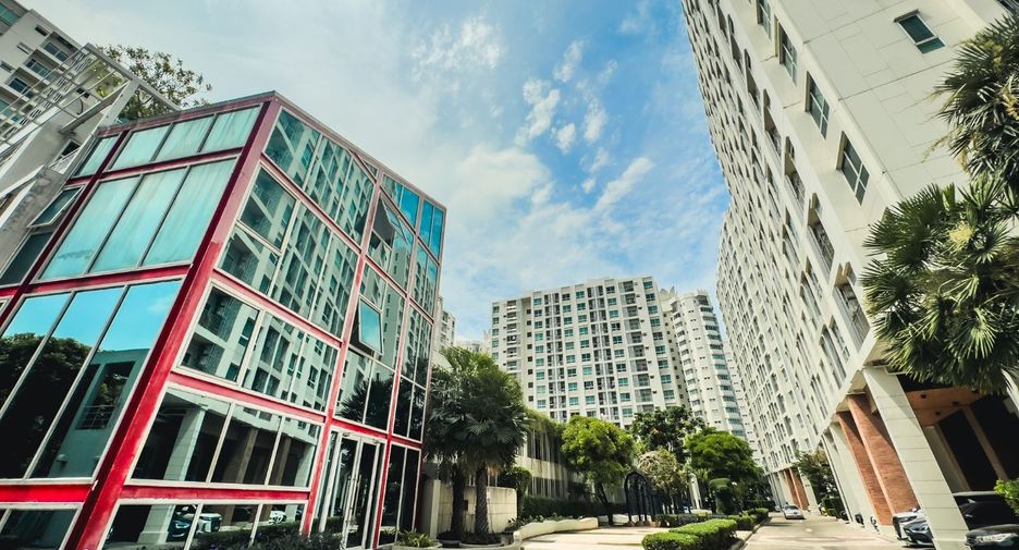 For sale 1 bed condo in Huai Khwang, Bangkok