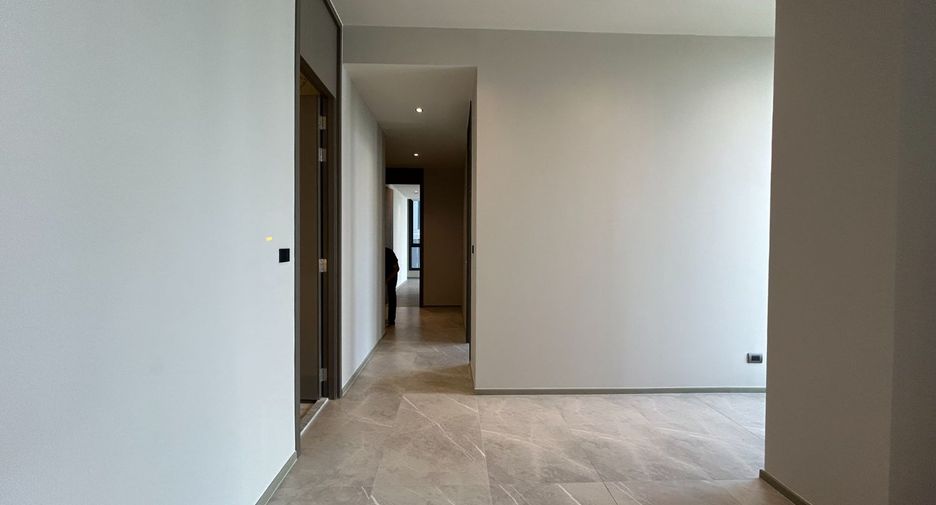 Condo en venta de 3 habitaciones en Khlong Toei, Bangkok