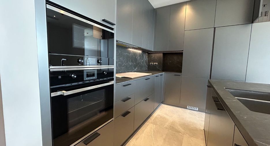 Condo en venta de 3 habitaciones en Khlong Toei, Bangkok