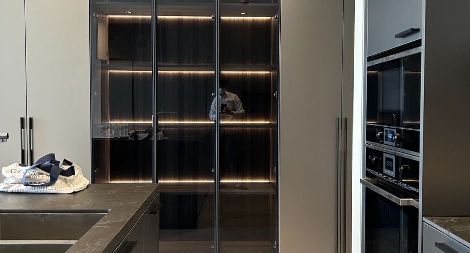 Condo en venta de 3 habitaciones en Khlong Toei, Bangkok