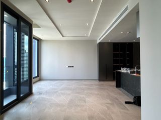 For sale 3 bedrooms condo in Khlong Toei, Bangkok