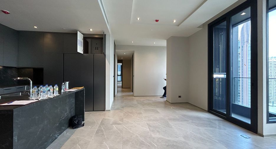 Condo en venta de 3 habitaciones en Khlong Toei, Bangkok