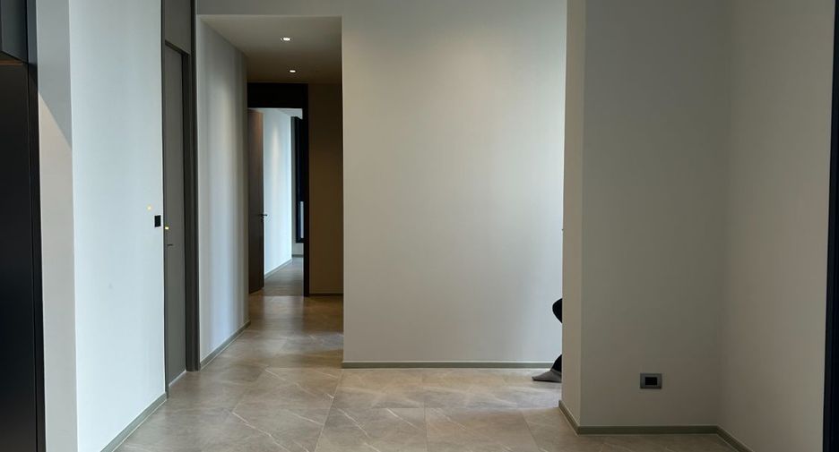 Condo en venta de 3 habitaciones en Khlong Toei, Bangkok