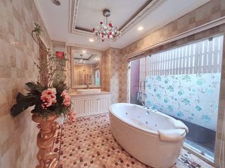 Haus zum Kauf mit 5 Zimmer in Thung Khru, Bangkok