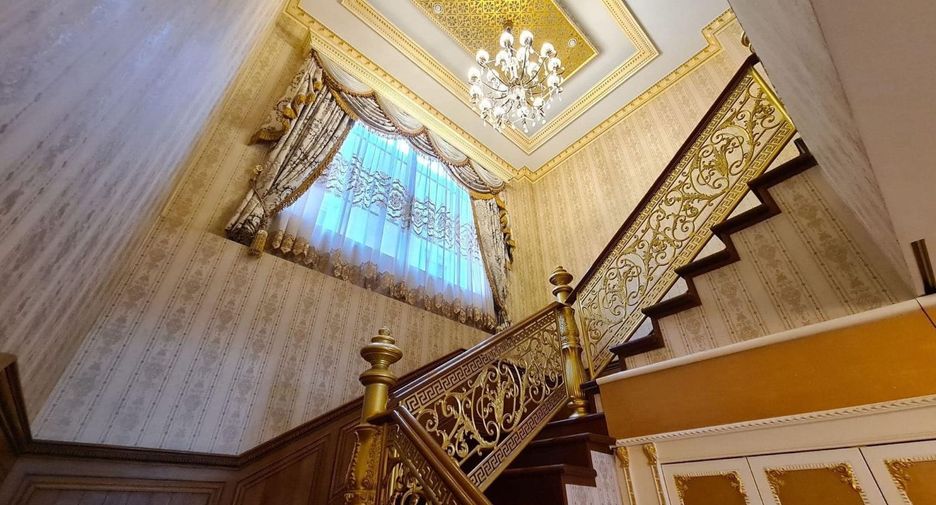 Haus zum Kauf mit 5 Zimmer in Thung Khru, Bangkok