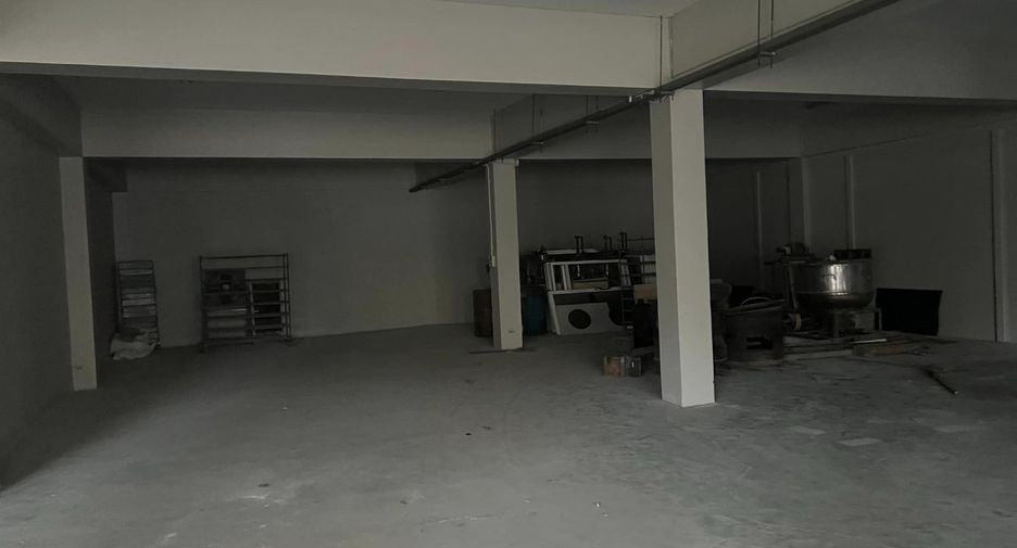 Haus zum Kauf mit 5 Zimmer in Thung Khru, Bangkok