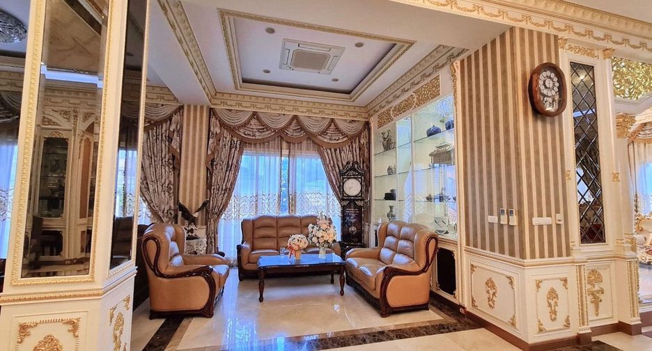 Haus zum Kauf mit 5 Zimmer in Thung Khru, Bangkok