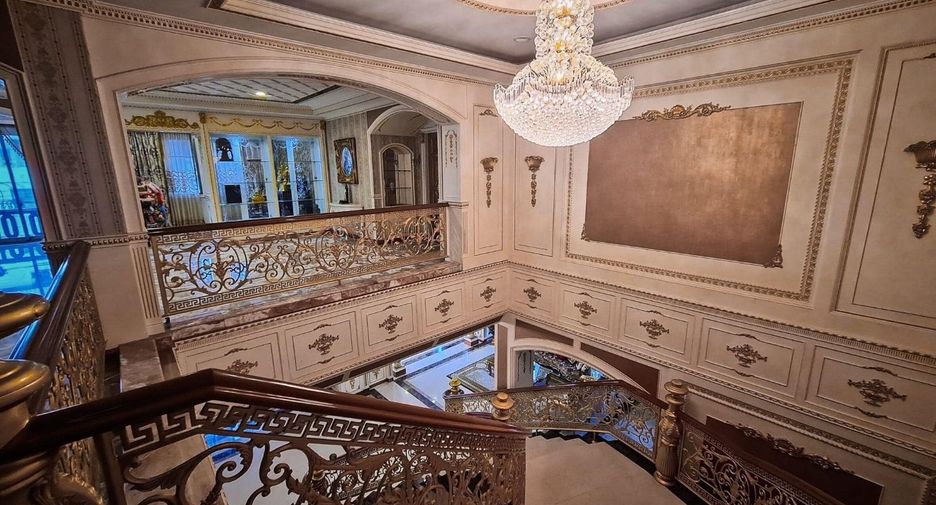 Haus zum Kauf mit 5 Zimmer in Thung Khru, Bangkok