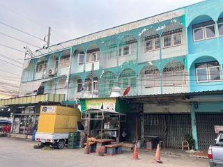 For rent 2 bed retail Space in Phra Pradaeng, Samut Prakan