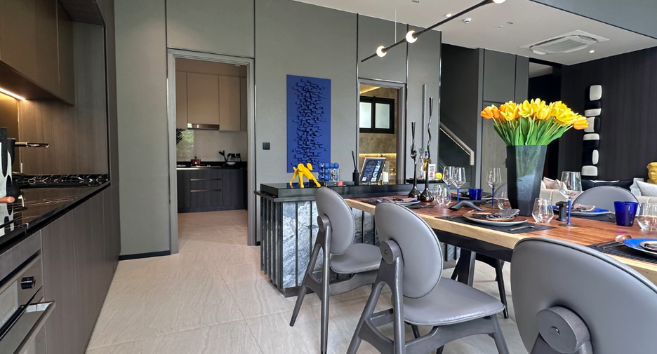 For sale 3 bedrooms house in Huai Khwang, Bangkok