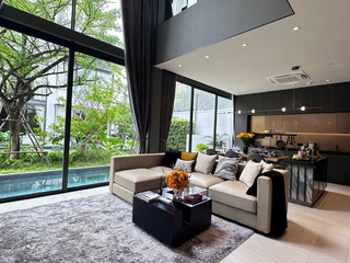 For sale 3 bed house in Huai Khwang, Bangkok