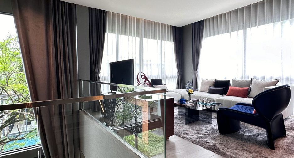 For sale 3 bedrooms house in Huai Khwang, Bangkok