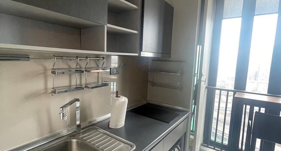 Продажа 2 спальни кондо в Банг Капи, Бангкок