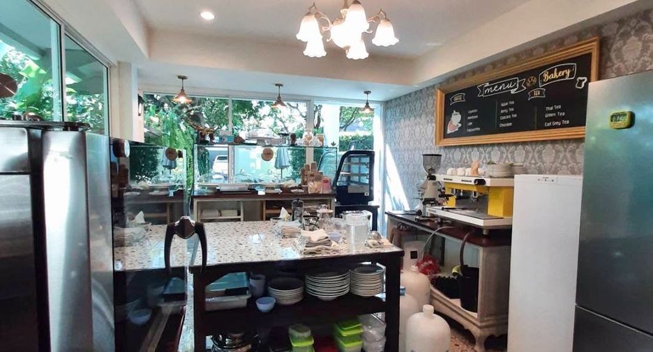 Casa en venta de 4 habitaciones en San Kamphaeng, Chiang Mai
