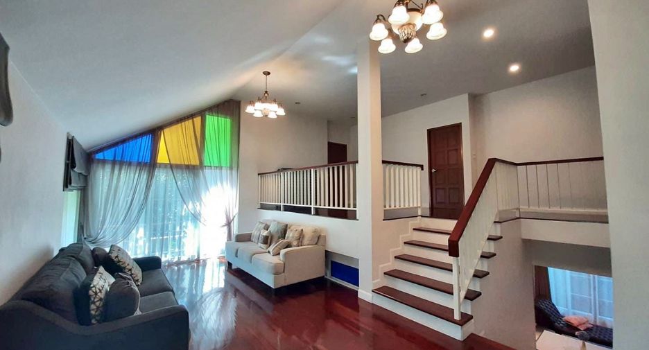 Casa en venta de 4 habitaciones en San Kamphaeng, Chiang Mai