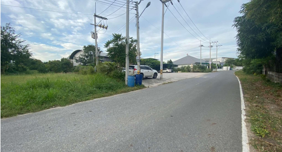 出售 土地 在 Bang Lamung, Chon Buri