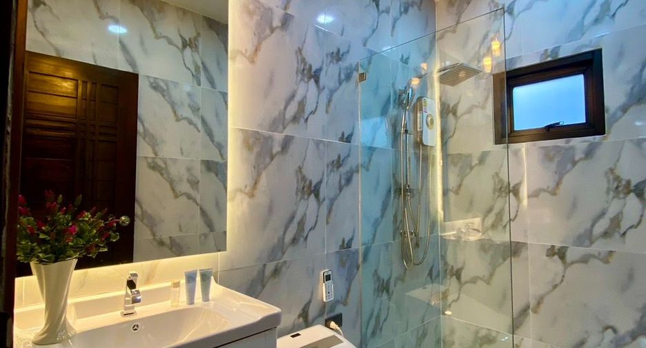 Villa zum Kauf mit 4 Zimmer in San Kamphaeng, Chiang Mai