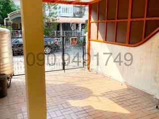 Reihenhaus zur Miete mit 2 Zimmer in Huai Khwang, Bangkok