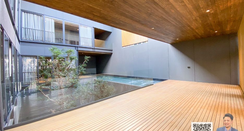 For sale 5 bedrooms house in Suan Luang, Bangkok
