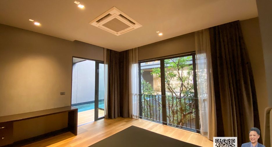 For sale 5 bedrooms house in Suan Luang, Bangkok